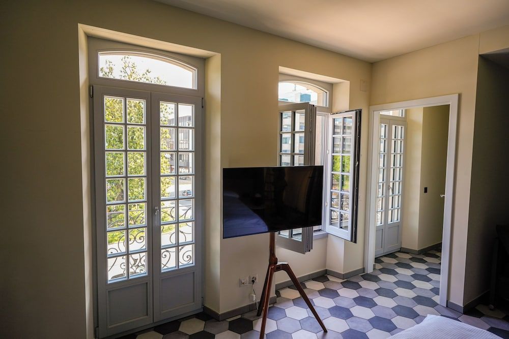 Seven Town House Boutique Hotel Comfort Double or Twin Room, Balcony, City View 5