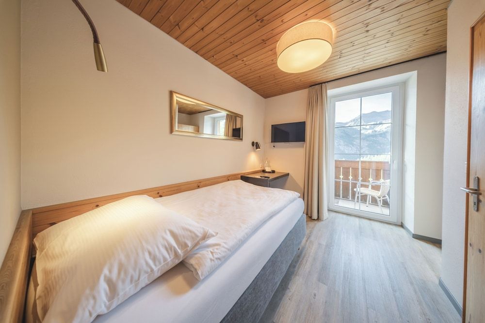 Comfort Single Room, Balcony, Mountain View
