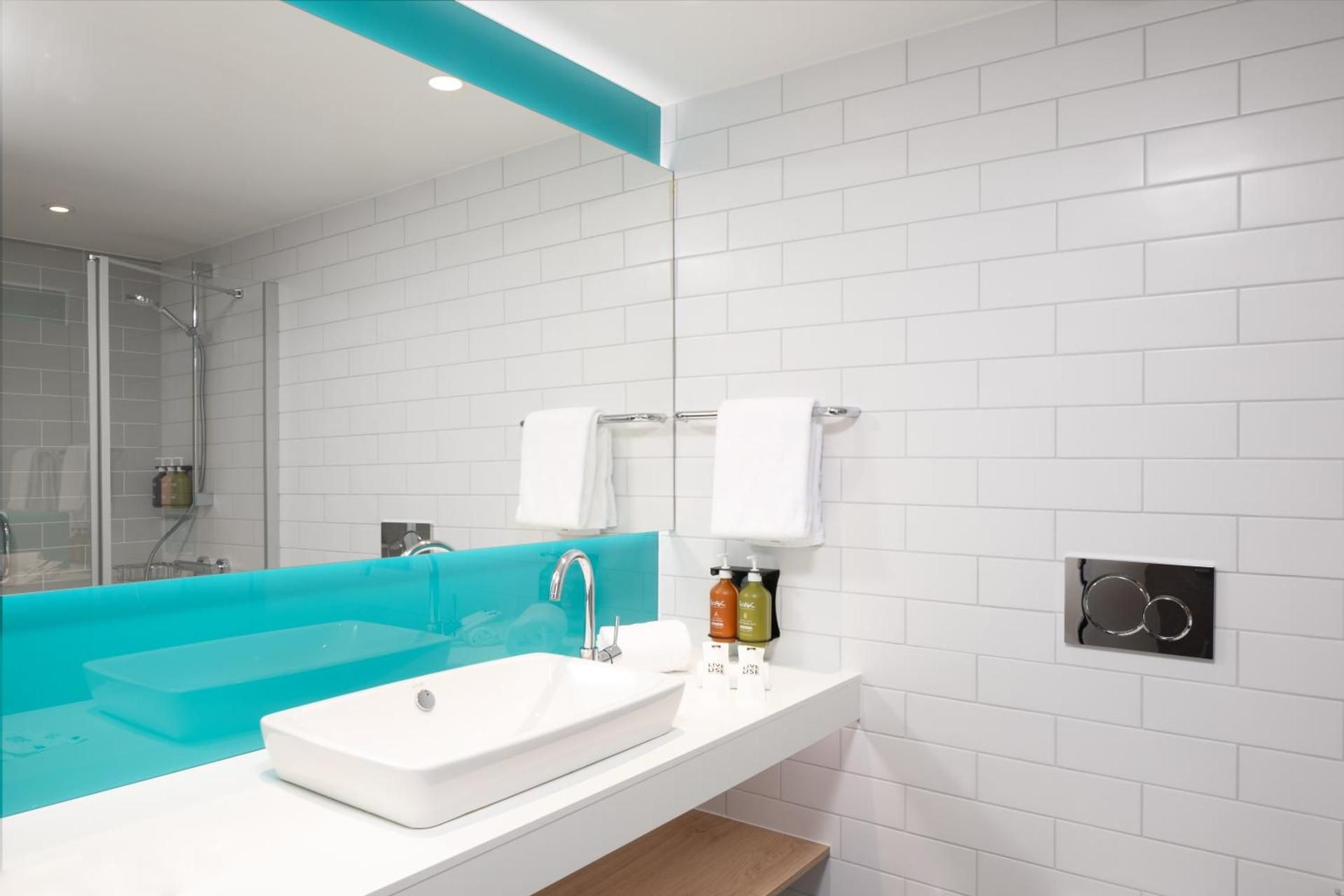 Holiday Inn Express & Suites Sion by IHG Standard Room 7