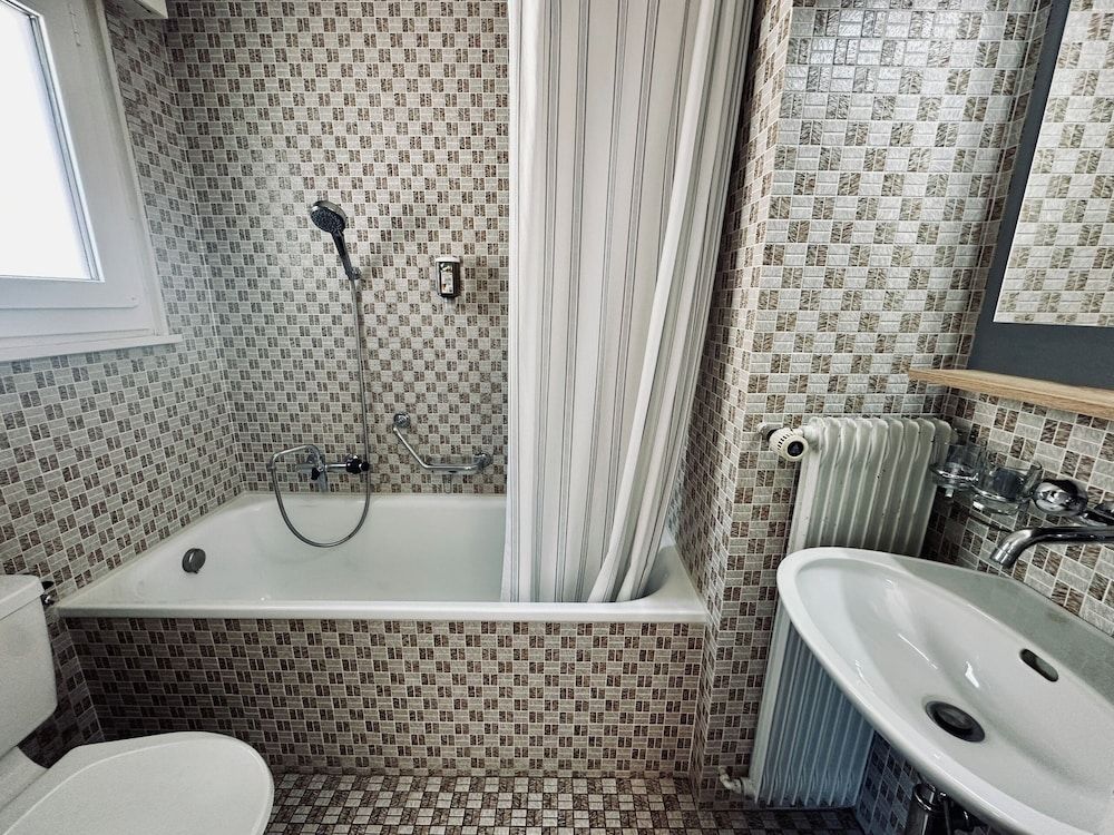 Hotel Rebstock Economy Double or Twin Room, Mountain View 7