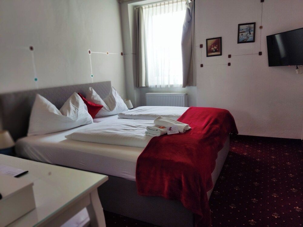 Hotel Kirchenwirt Standard Double Room Single Use, Mountain View