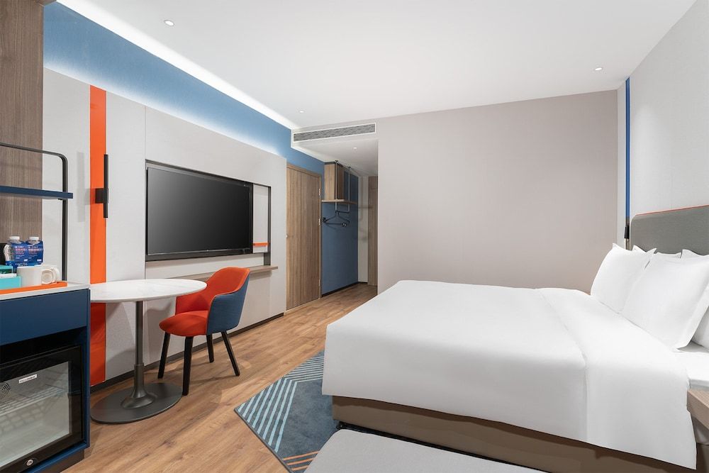Holiday Inn Express Xiamen Jimei New Town by IHG 1 King Standard