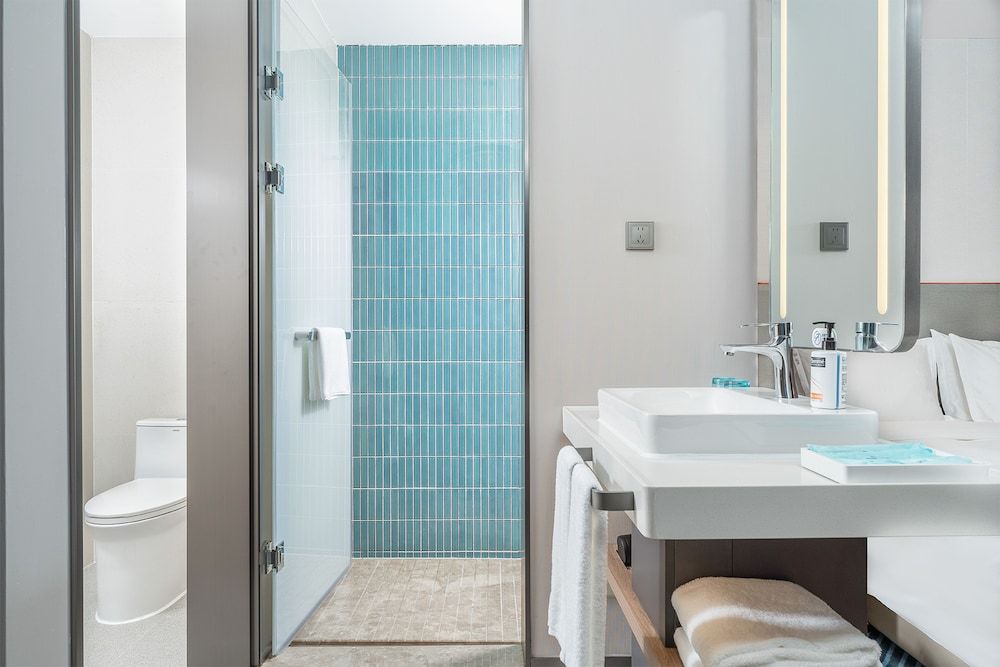 Holiday Inn Express Xiamen Jimei New Town by IHG 1 King Standard 3