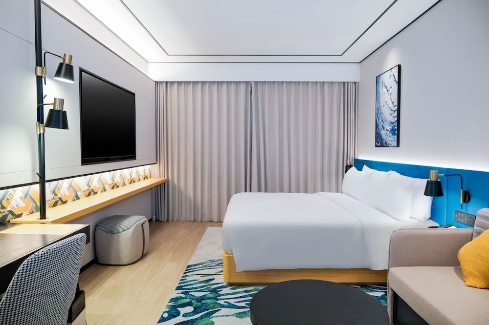 Room, 1 King Bed, Mountain View