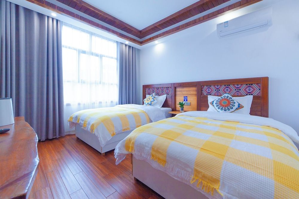 Easy House Superior Twin Room 8