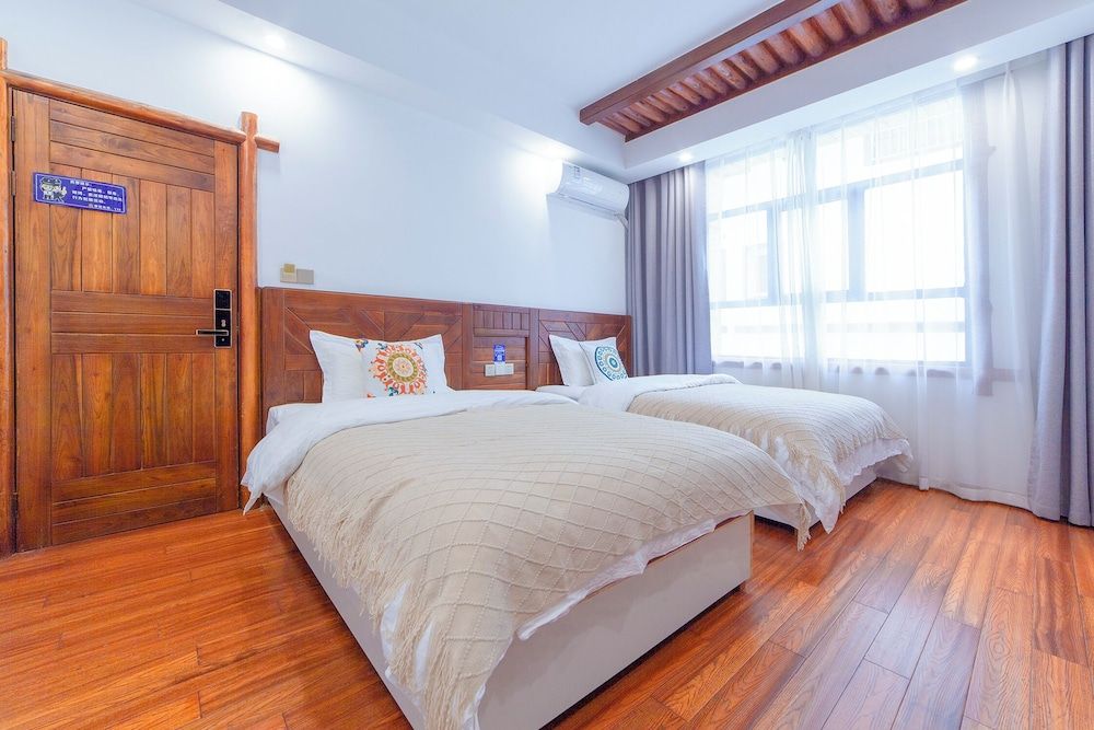 Easy House Superior Twin Room 3