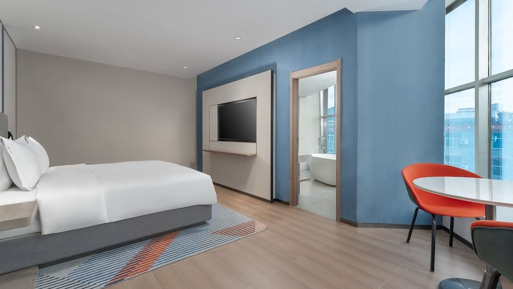 Suite, 1 King Bed