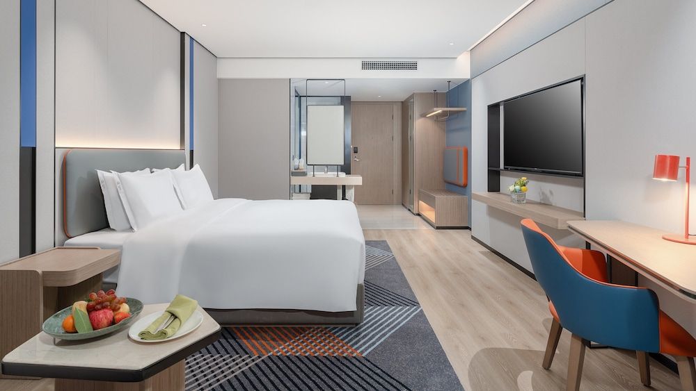 Holiday Inn Express Changsha Development Zone by IHG 1 King Standard Extra Floor Space 2