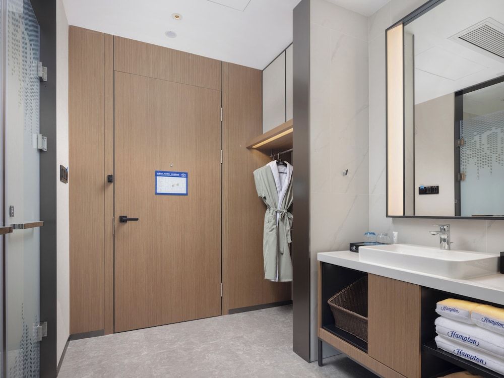 Hampton by Hilton Dongguan Liaobu Songshan Lake Avenue Comfort Room, 1 Bedroom, Non Smoking, City View 4