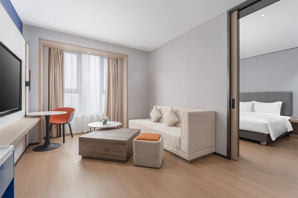 Holiday Inn Express Changsha Yuhua by IHG Suite, 1 Bedroom 3