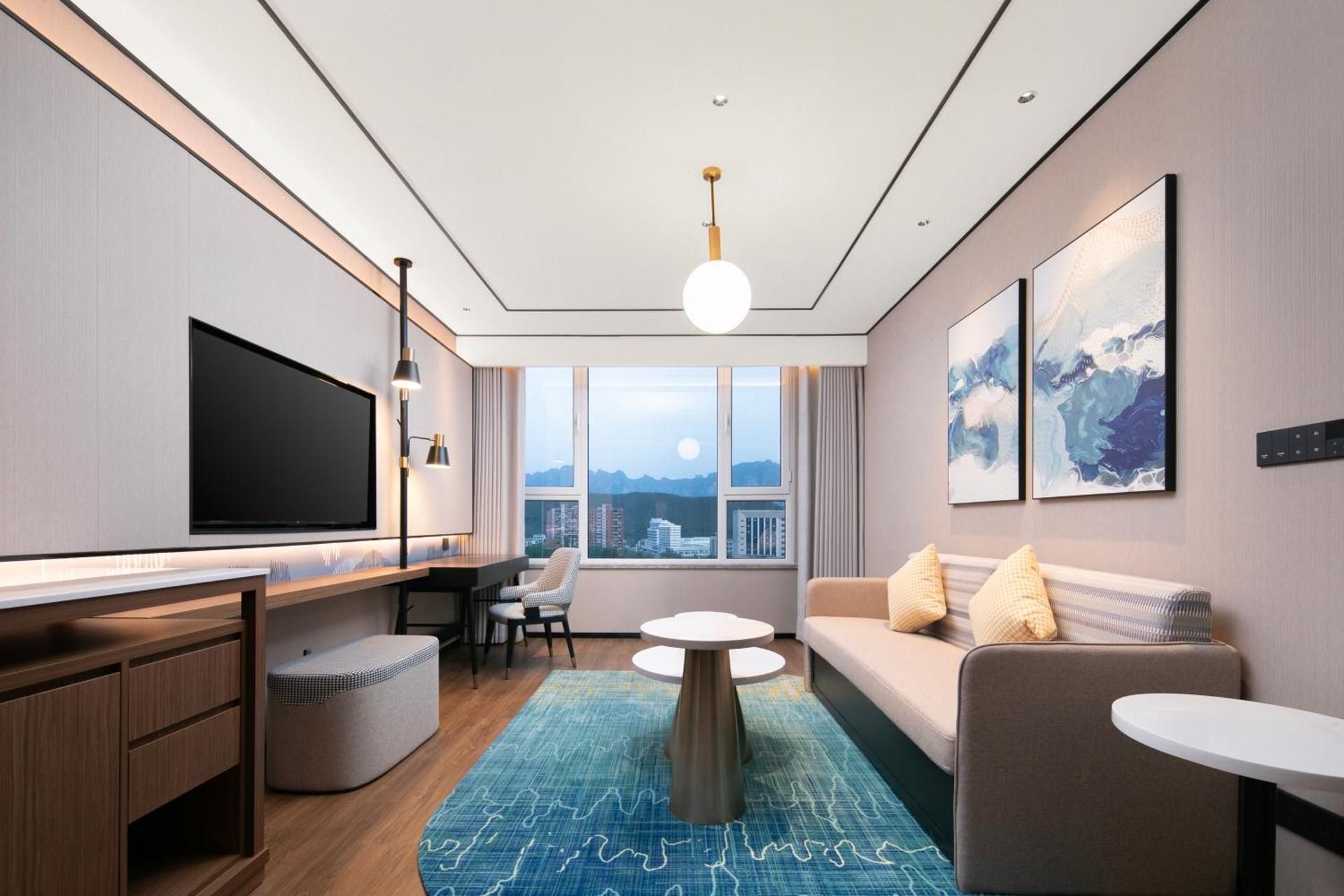 KING ONE BEDROOM SUITE