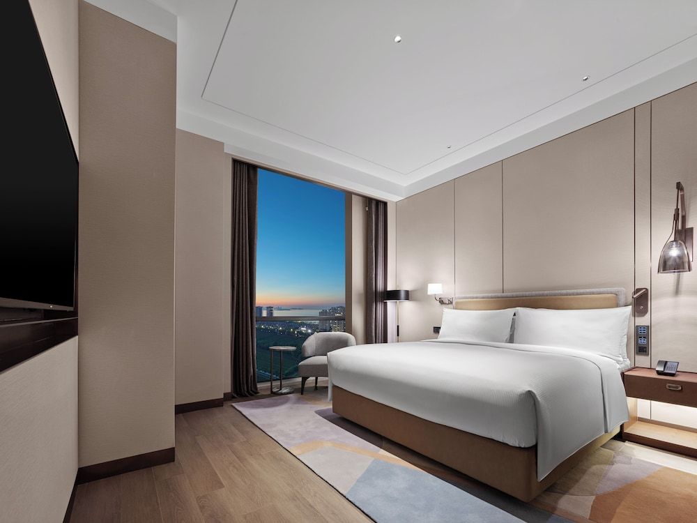 Premium Suite, 1 King Bed (High Floor)