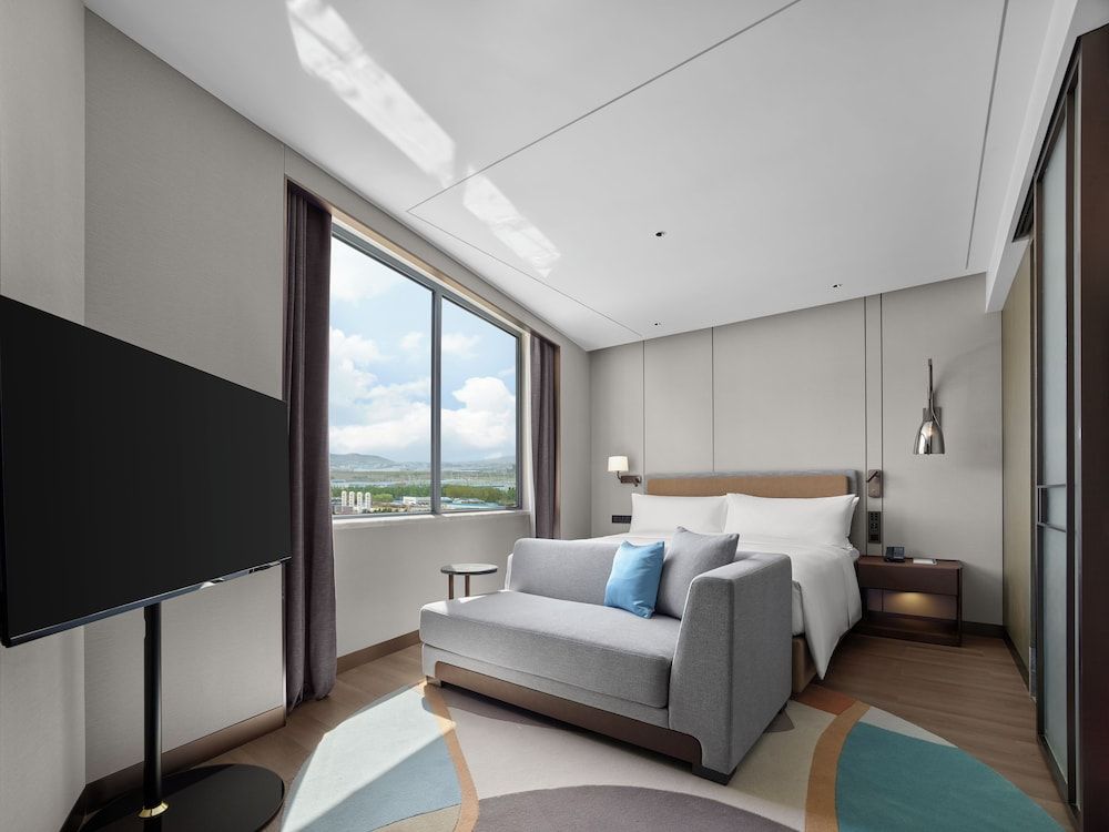 Doubletree By Hilton Yantai Golden Coast Hotel & Suites Basic Room, 1 Bedroom 2