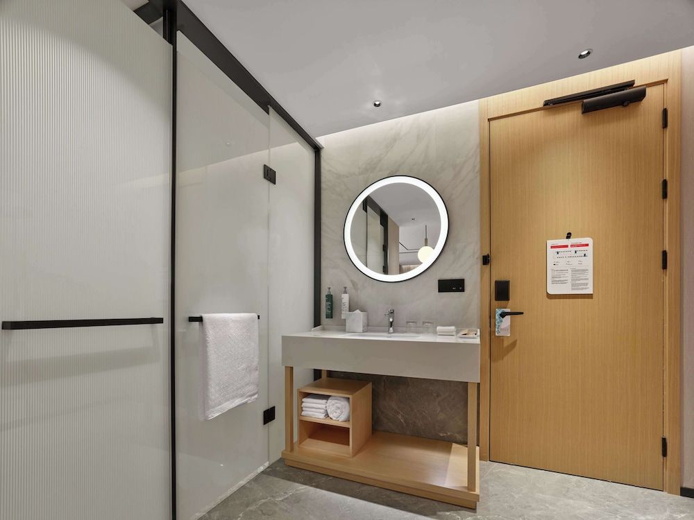 Hilton Garden Inn Huangshan Scenic Area South Gate Room, 1 King Bed, Mountain View 3