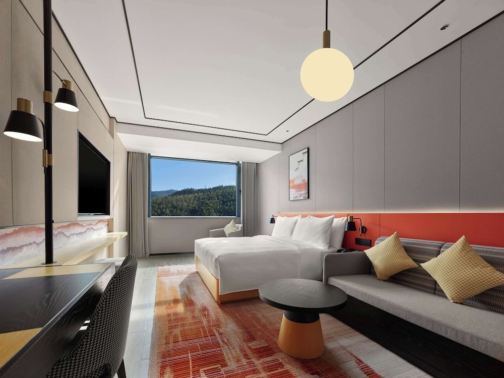 Hilton Garden Inn Huangshan Scenic Area South Gate Room, 1 King Bed, Mountain View 2