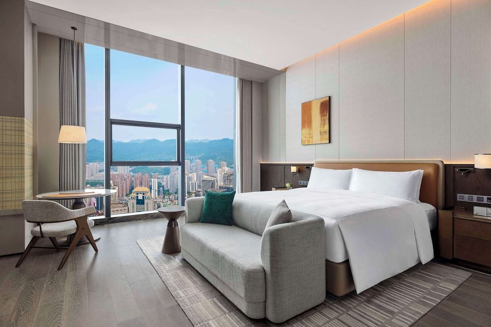 Conrad Chongqing KING DELUXE ROOM CITY VIEW 5