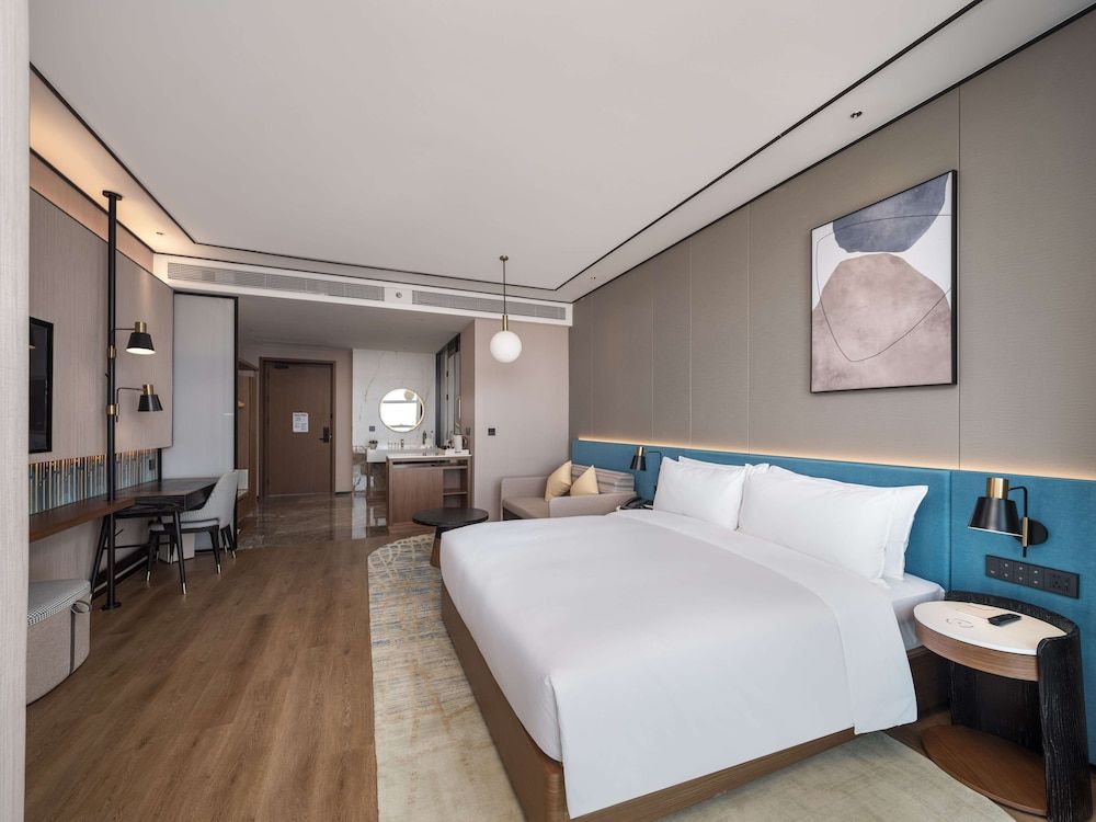 Deluxe Room, 1 King Bed