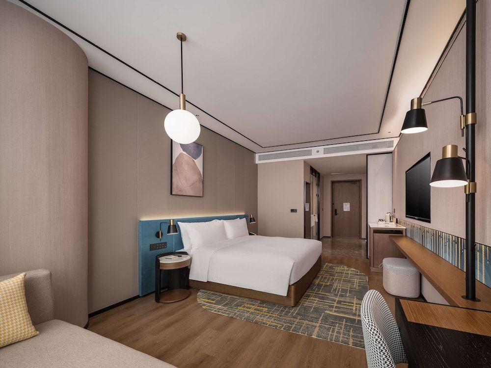 Room, 1 King Bed, River View