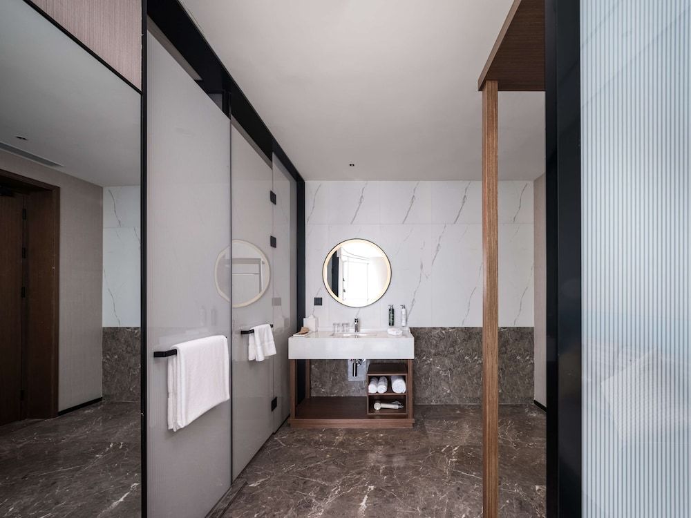 Premium Room, 1 King Bed, River View