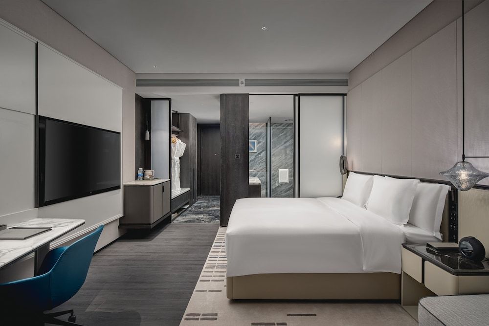 Standard Room, 1 King Bed, Mountain View