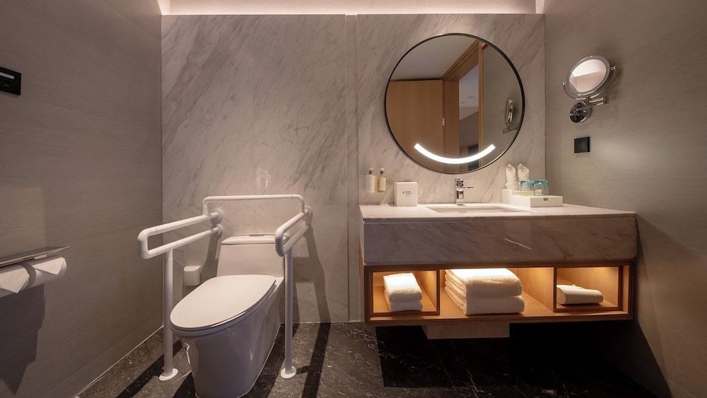 Holiday Inn Guiyang Airport by IHG Standard Room, 1 King Bed, Accessible 5