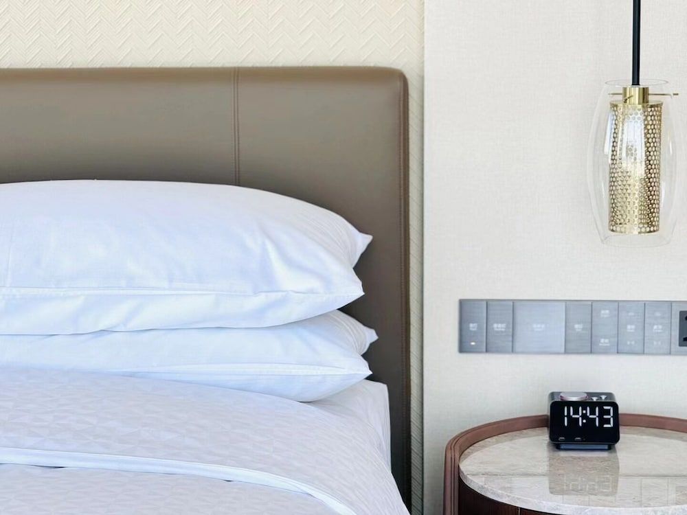 Four Points By Sheraton Yantai Standard Room, 1 King Bed, City View