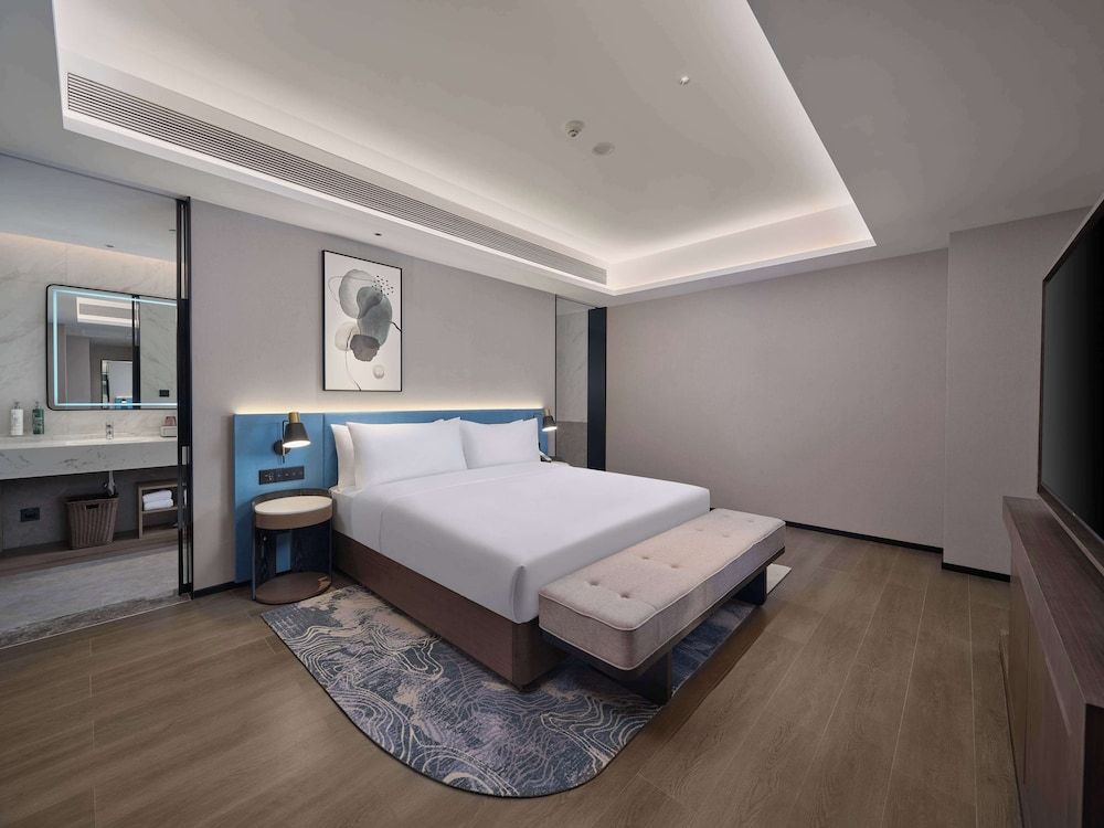 Deluxe Suite, 1 King Bed