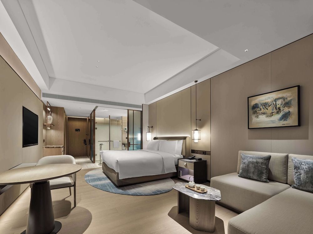 Deluxe Room, 1 King Bed