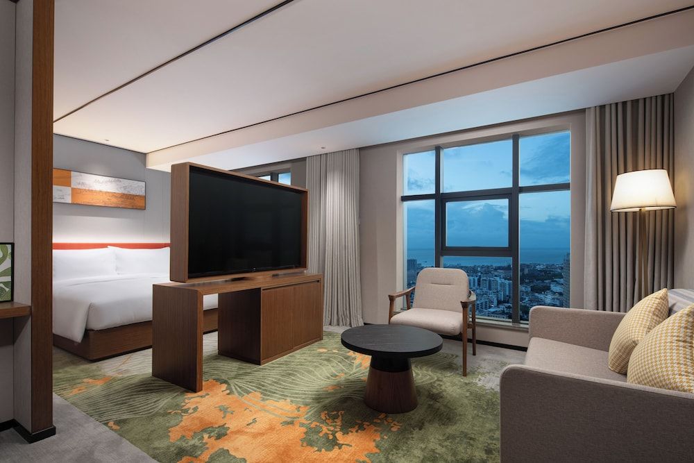 Hilton Garden Inn Beihai Jiafu Deluxe Room, 1 King Bed 2