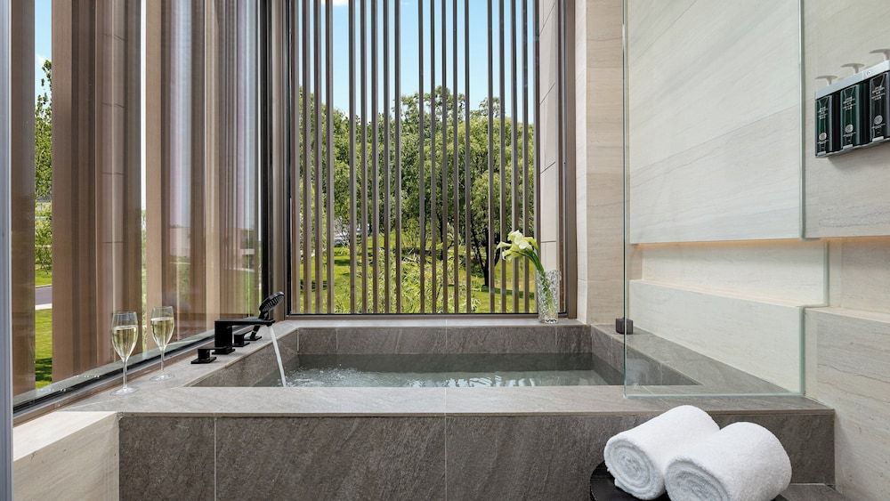 Hotel Indigo Beidaihe by IHG Suite, 1 Bedroom (Private Hot Spring) 4