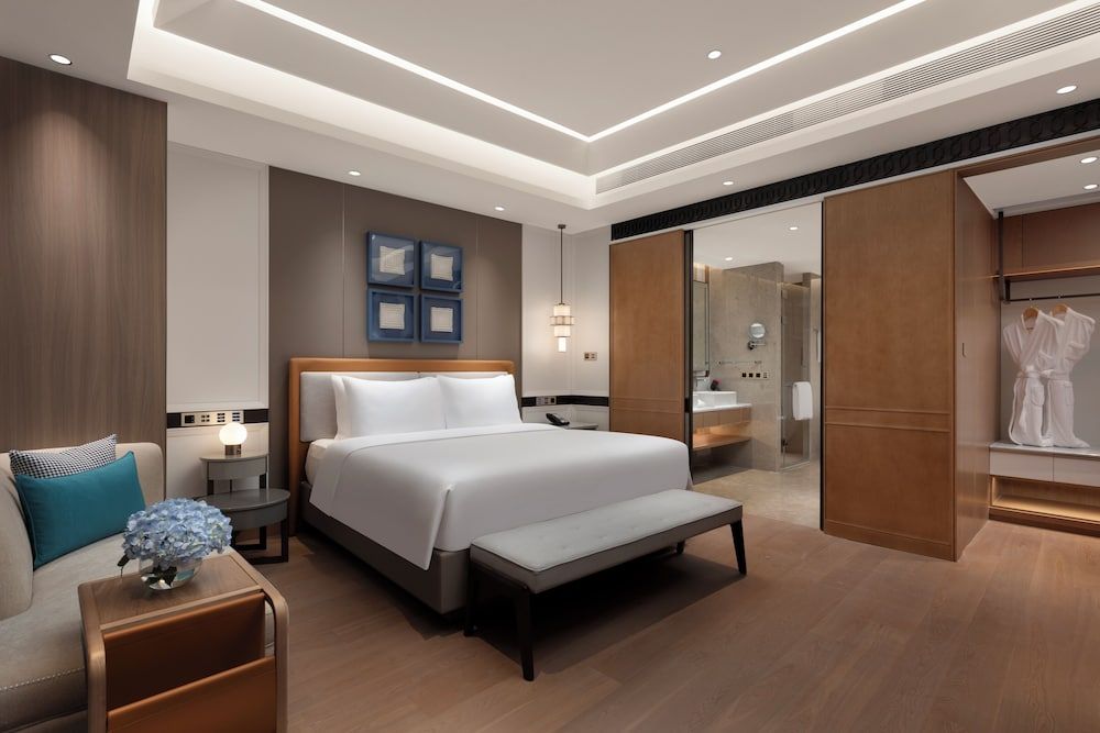 Executive Studio Suite, Bay View