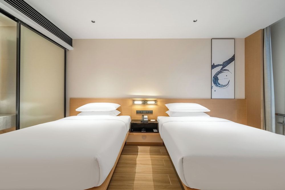 Standard Room, 2 Double Beds, City View