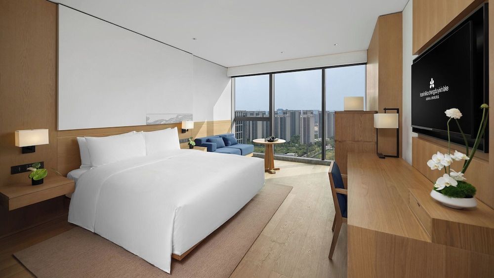 Deluxe Room, 1 Queen Bed