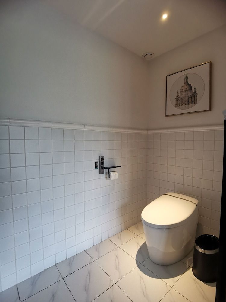 Zheda Yuanzheng Lanshe Hotel Premier Room, City View 9