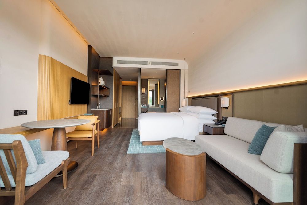 Deluxe Room, 1 King Bed, Ocean View