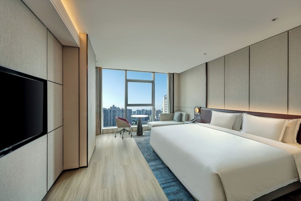 Standard Room, 1 King Bed (High Floor)
