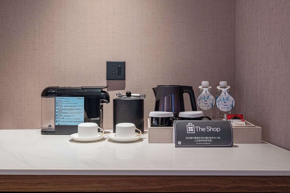 Hilton Garden Inn Yichang Yiling Deluxe Suite, 1 King Bed, Lake View 3