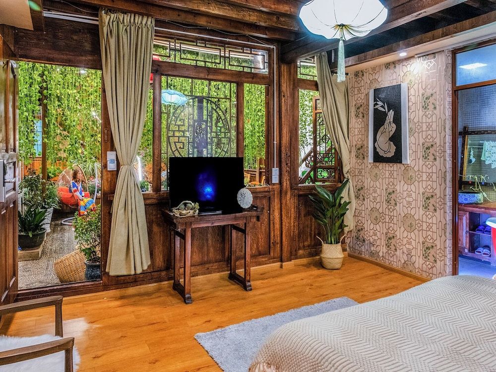 Erquan Inn Ancient city Superior Double Room Single Use, Garden View 13