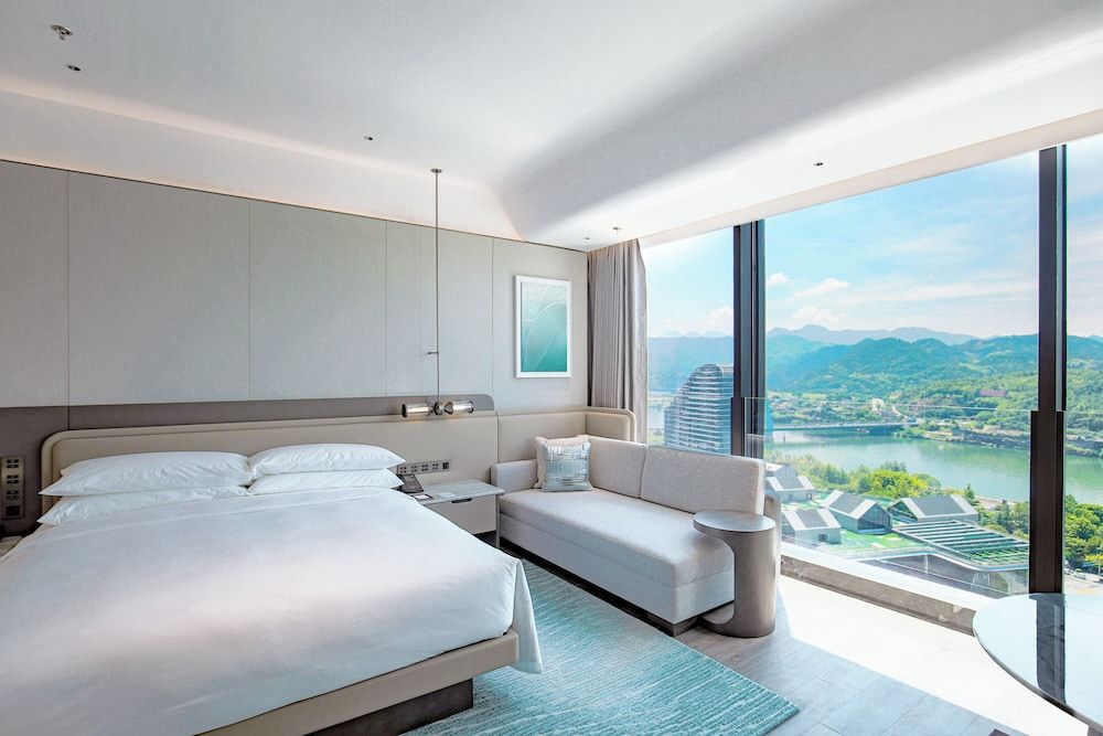 Lishui Marriott Hotel Deluxe Room, 1 King Bed 2