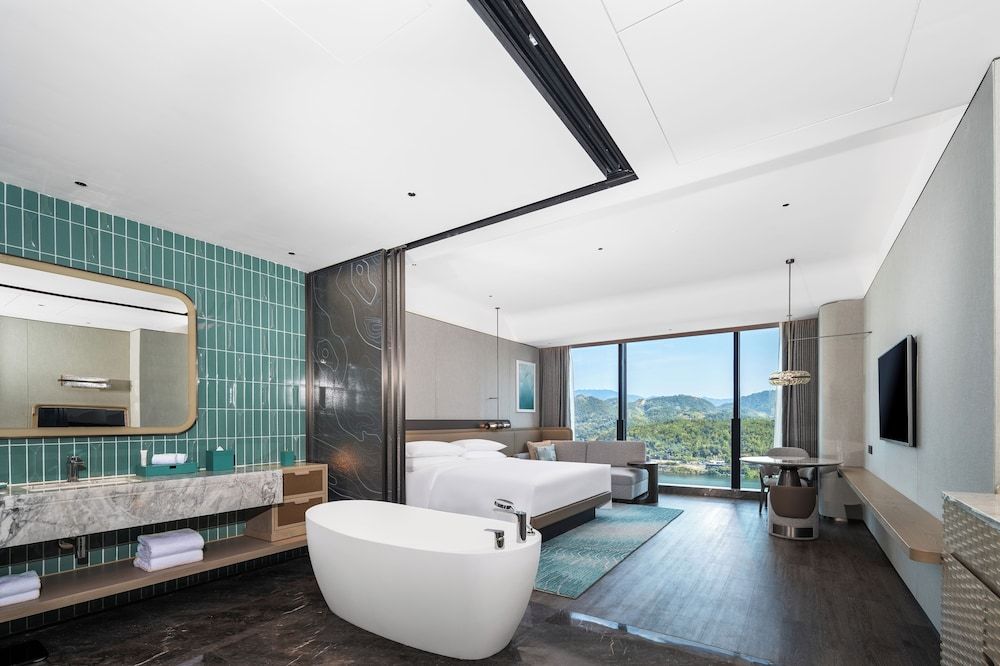 Lishui Marriott Hotel Deluxe Room, 1 King Bed 4