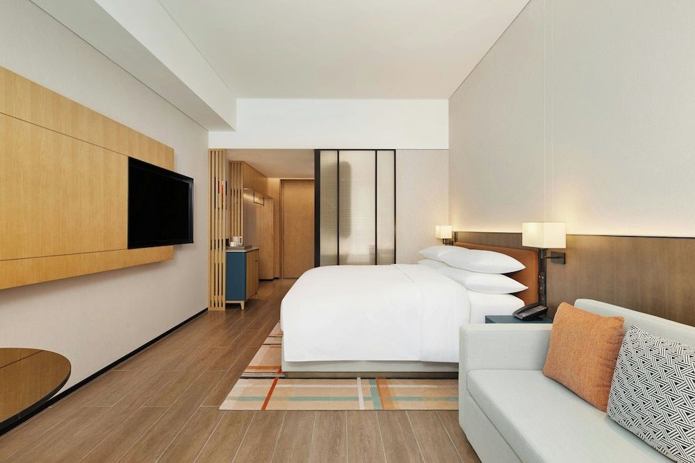 Room, 1 King Bed with Sofa bed, City View