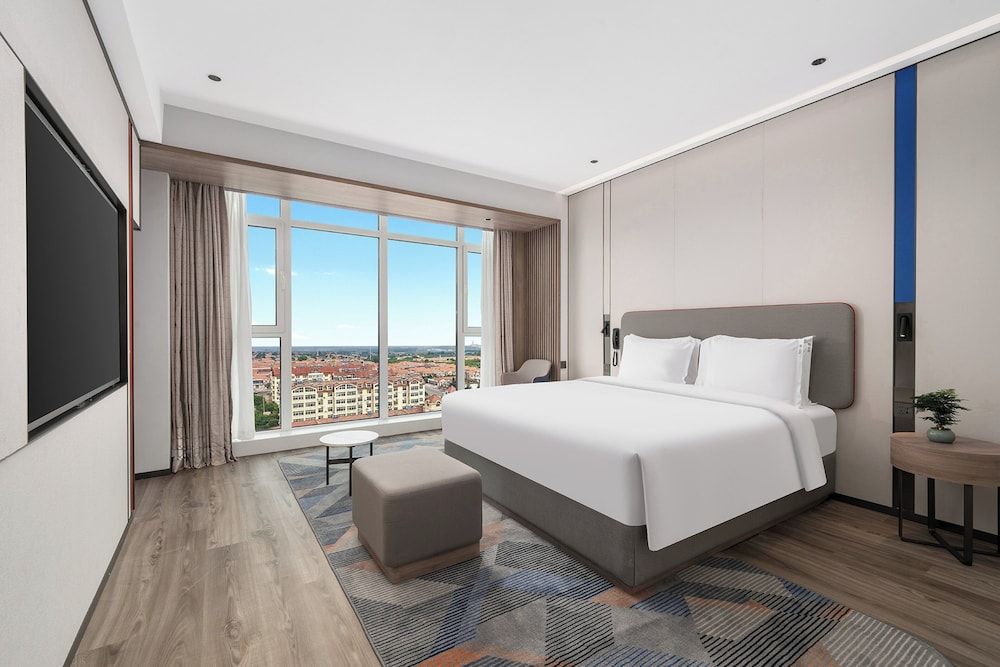 1 King Suite