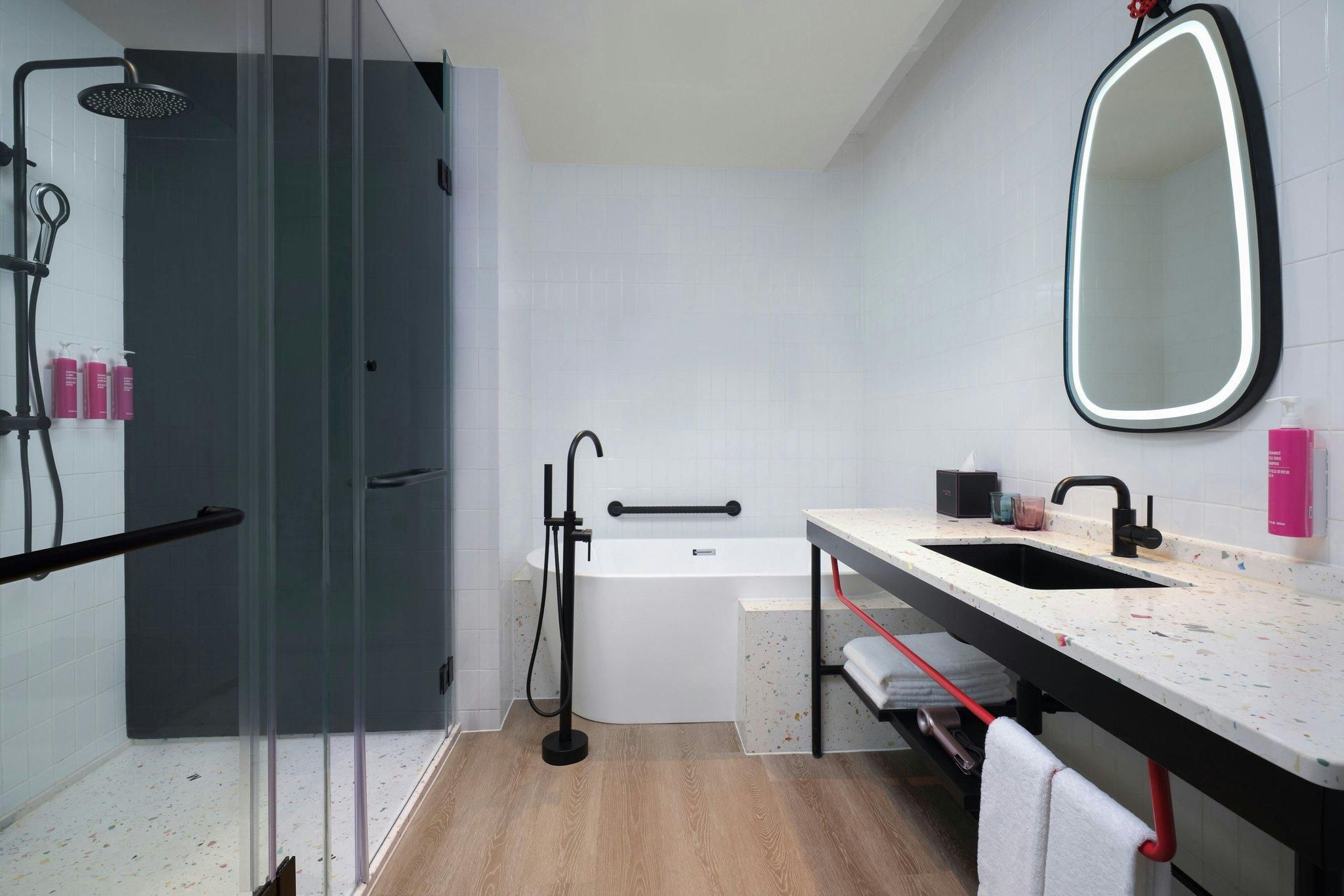 river view king, guest room, 1 king, river view