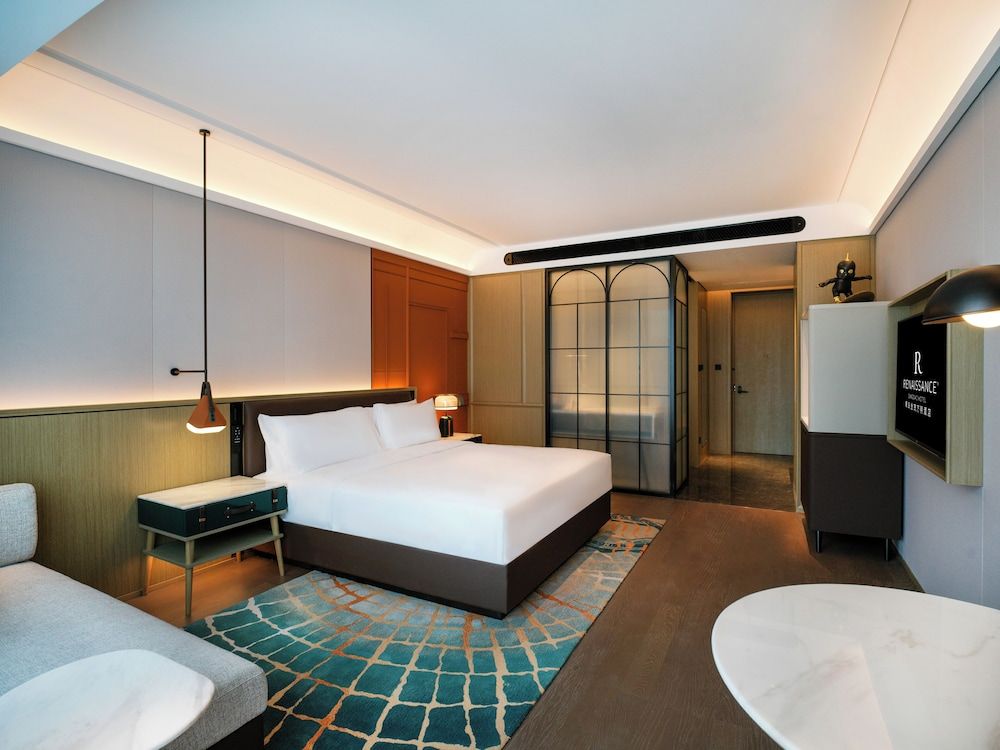 Renaissance Qingdao Hotel Deluxe Room, 1 King Bed