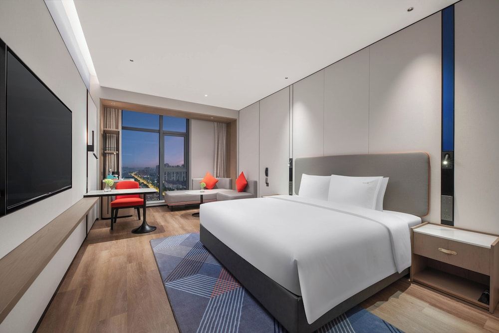 Standard Room, 1 King Bed (Extra Floor Space High Floor)