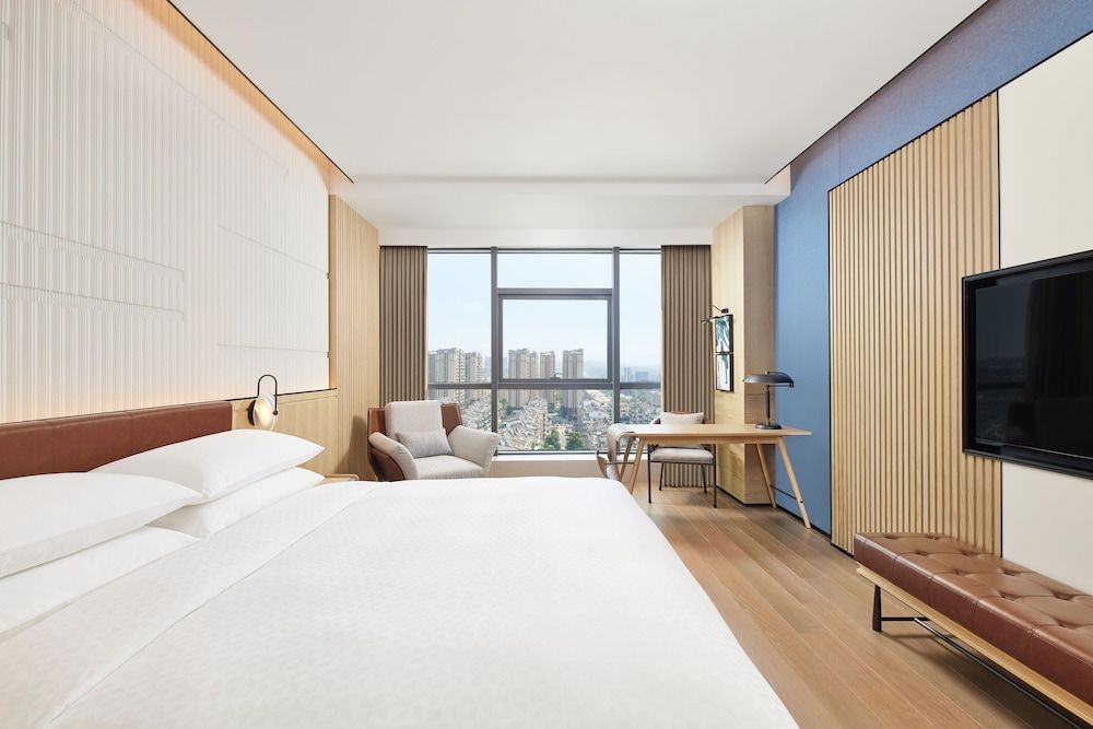 Standard Room, 1 King Bed