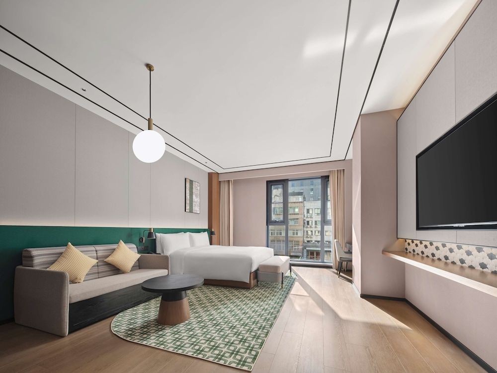 Deluxe Room, 1 King Bed