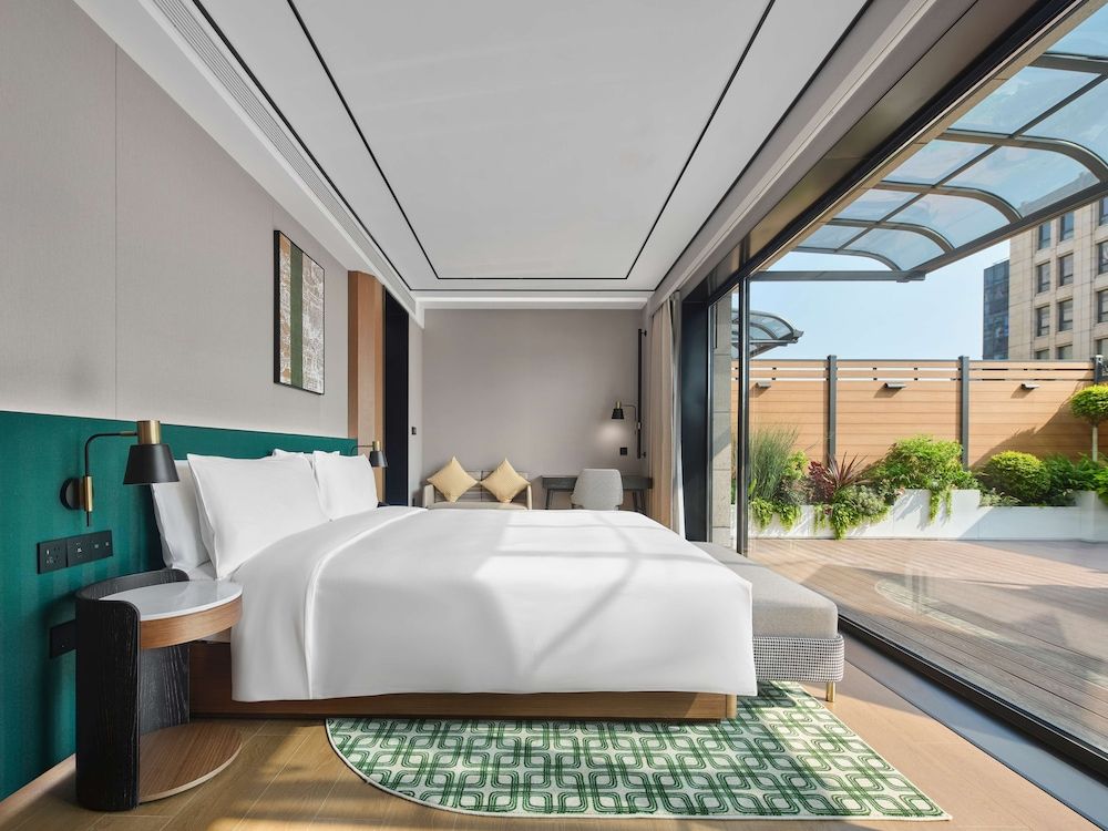 Premium Room, 1 King Bed, Terrace