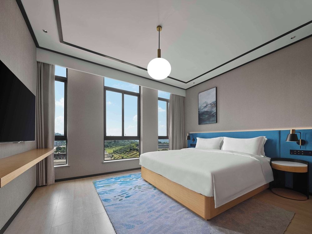 Deluxe Suite, 1 King Bed