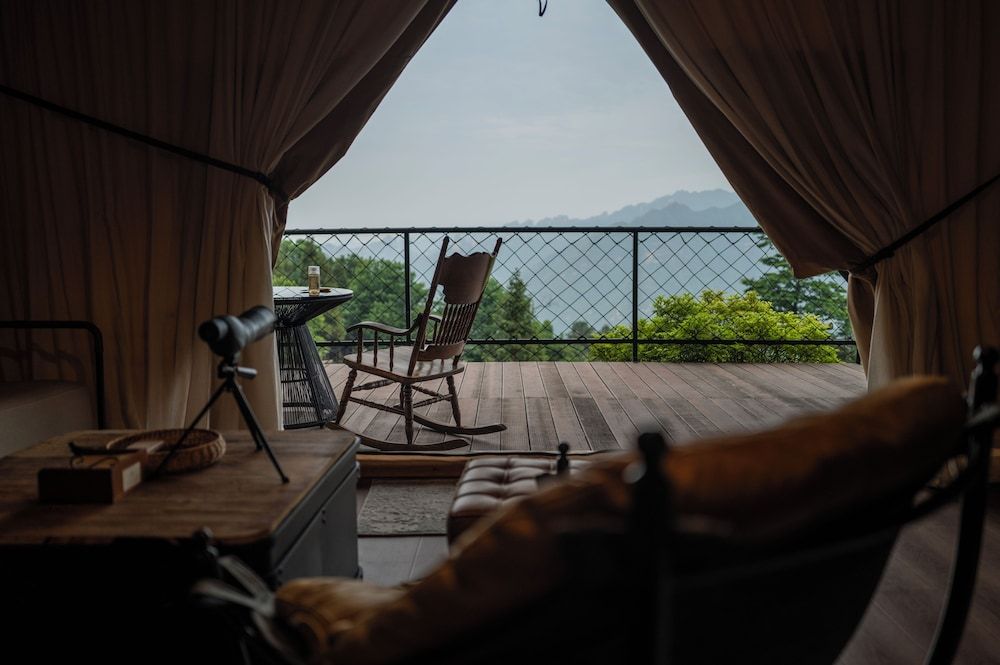 Meet the Avatar Mountains - 1 (King Bedroom)